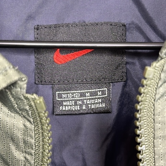 NIKE Retro Vintage Tonal Rip Stop Youth Medium Nylon Windbreaker - Picture 4 of 7